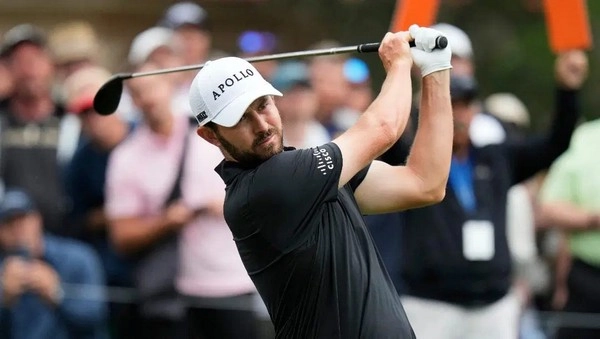 How Early Should You Bet the Outright Winner in Golf Tournaments?