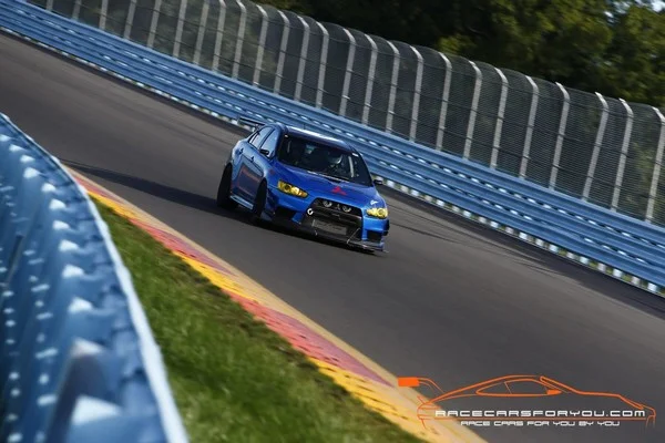 How does track evolution influence betting on fastest laps?