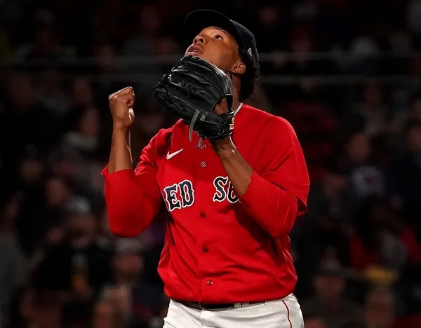 Can walk rate reveal betting opportunities for under totals?