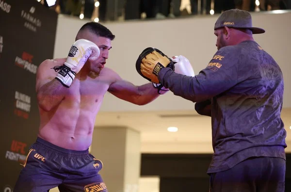 Should you explore the over or under boxing betting market to find high-value opportunities?