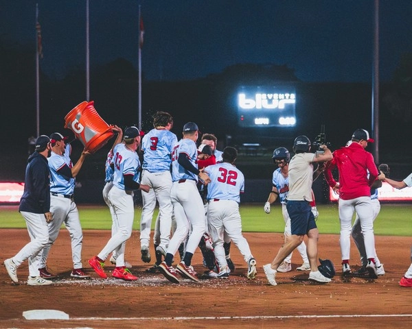 What do baseball extra innings reveal about risk?