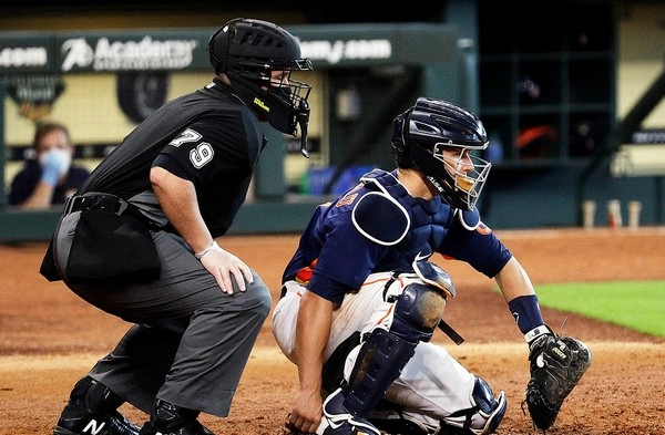 Does baseball umpire influence affect betting outcomes?